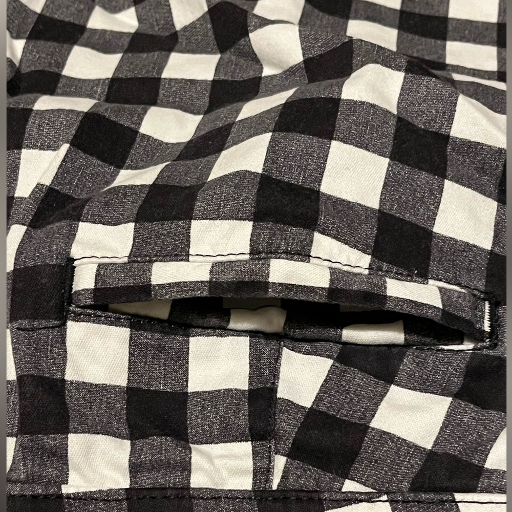 St. John’s Bay Capris size 16 - Picture 4 of 4